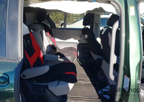 2022 Toyota Sienna Le from USA, damaged, VIN 5TDKSKFC6NS043858